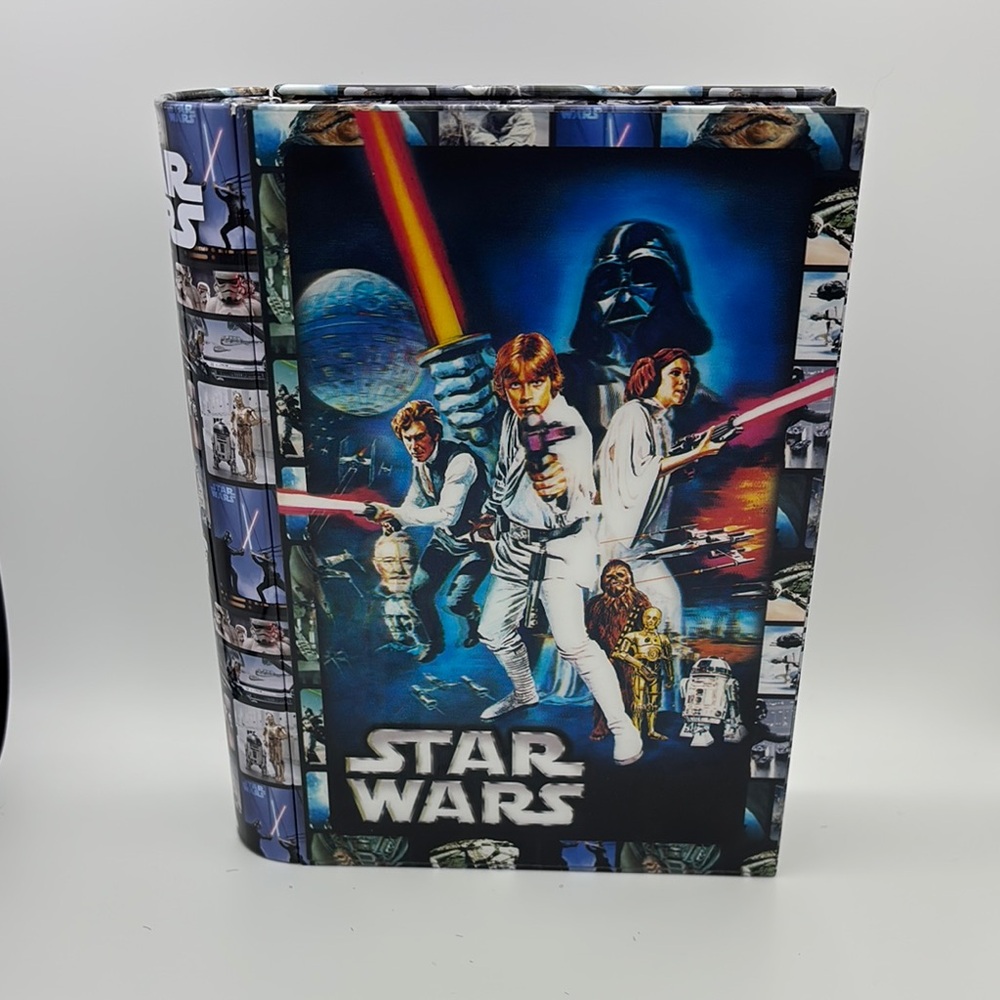 Star Wars holographic 300 piece puzzle in collectible tin